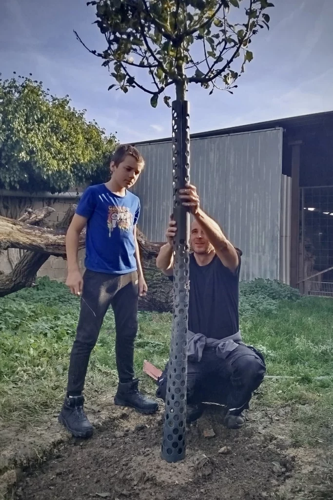 2026_iwerk_spende_schulbauernhof_gangelt_birgden_baum_pflanzen-scaled